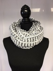 Gebreide col sjaal wit/grijs