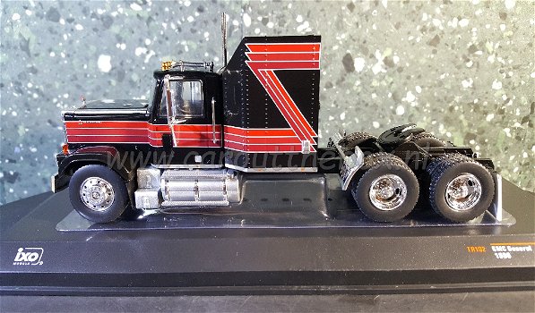 GMC General 1980 zwart/rood 1/43 Ixo V606 - 0