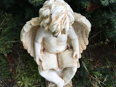 Engel op bol, vol terracotta beeld , grafbeeld , engel - 7