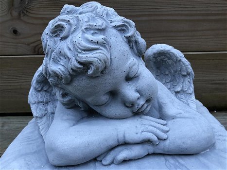 Engel op kussen, een mooi beeld voor plechtigheid , graf - 7