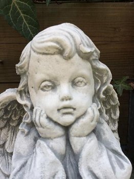 Engel zittend vol steen, mooi in detail , beeld , engel - 1