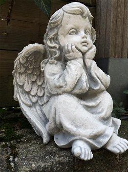 Engel zittend vol steen, mooi in detail , beeld , engel - 2