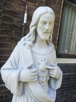 Here Jezus heilig hart beeld, vol steen op zuil , religues - 2