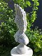 Knielende Engel met vleugels omhoog,stenen beeld-engel - 5 - Thumbnail