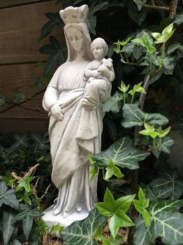 Maria met kind in de arm, vol steen, onbehandeld - 2