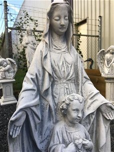 Maria met kind, vol steen-Here Jezus-beeld , tuin