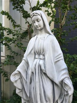 Mother Mary, groot vol stenen beeld op sokkel, tuin - 7