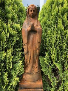 Moeder Maria   Mother Mary,groot  beeld , tuin