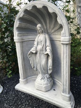 Mooi Mariabeeld vol steen-bidkapel vol steen-graf, kappel - 0