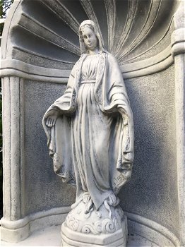 Mooi Mariabeeld vol steen-bidkapel vol steen-graf, kappel - 1