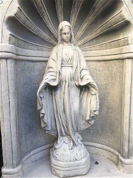 Mooi Mariabeeld vol steen-bidkapel vol steen-graf, kappel - 2