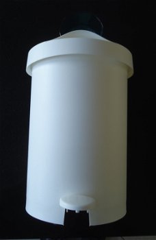 Kleine witte kunststof prullenbak voor badkamer of toilet. - 6