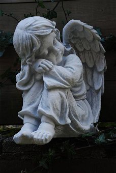 Prachtige zittende engel,detail ,steen , graf  Accessoires 