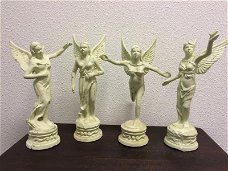 Set van 4 gietijzeren engelen,graf , wit , engel ,decoratie