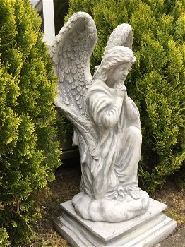 Uniek Engelbeeld, knielend ,engel ,tuinbeeld ,decoratie - 3
