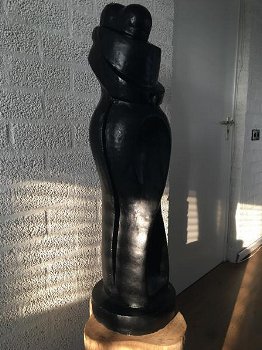 OMARMDE LIEFDE ,prachtig abstract , stenen beeld,zwart - 1