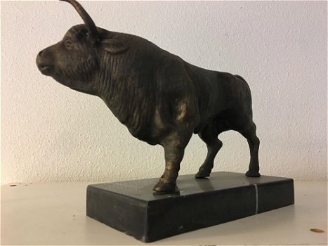 Sculptuur metalen bronskleurige grote stier , stier , beeld - 4