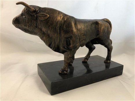 Sculptuur metalen bronskleurige grote stier , stier , beeld - 5