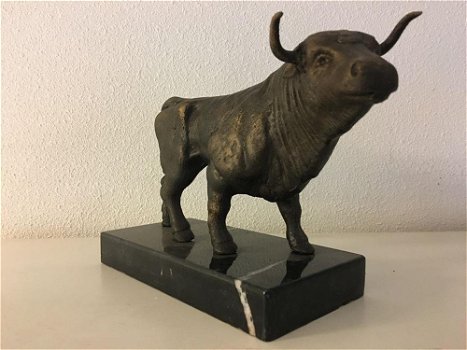 Sculptuur metalen bronskleurige grote stier , stier , beeld - 6