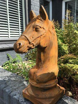 Sculptuur paardenhoofd, vol steen oxide , paard , decotuin - 1