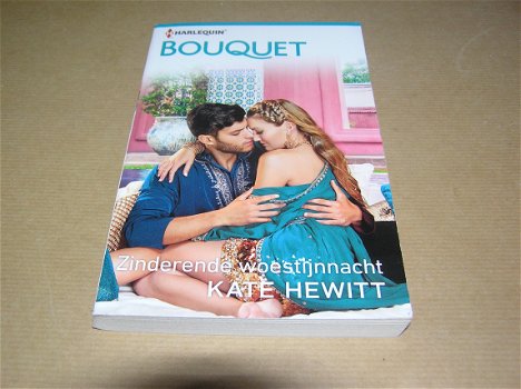 Harlequin Bouquet 3925 Zinderende woestijnnacht-Kate Hewitt - 0