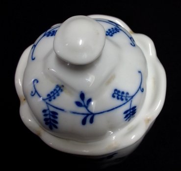 5 porcelein potten,3 maten,wit met blauw bloemmotief,zgan - 7