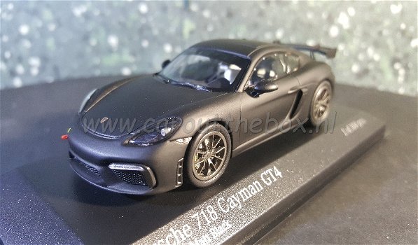 Porsche 718 Cayman GT4 zwart 1:43 Minichamps - 1