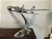 Aluminium vliegtuig groot model op statief, vliegtuig - 0 - Thumbnail