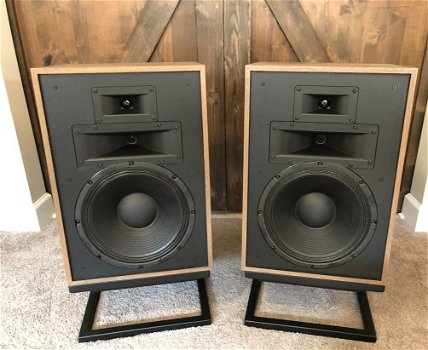 Klipsch Heresy IV Pair in Distressed Oak met Deer Creek type B stands - 0