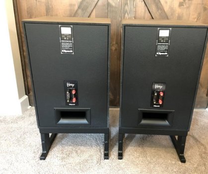 Klipsch Heresy IV Pair in Distressed Oak met Deer Creek type B stands - 1