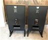 Klipsch Heresy IV Pair in Distressed Oak met Deer Creek type B stands - 1 - Thumbnail