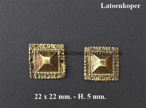 = 2 Ornamentjes = latoenkoper =47112 - 0