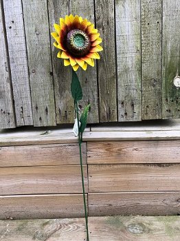 Een kunstwerkje, deze zonnebloem, metaal , tuin ,bloem - 2