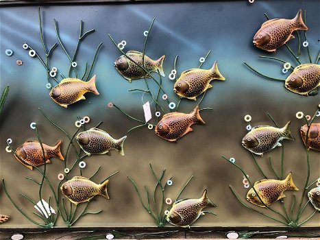 Het metalen aquarium vol met vis-vissenbak ,vis vissen - 2