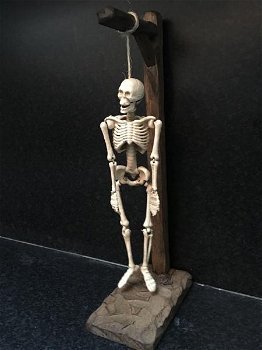 Metalen skelet aan galg-skelet , - 1
