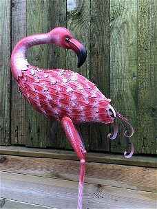 Prachtige grote metalen flamingo , fascinerend, tuindeco