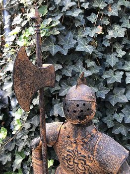 Prachtige ridder, geheel metaal-rust look , harnas , deco - 5