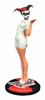 Diamond Select Batman Animated Series Statue Nurse Harley Quinn - 1