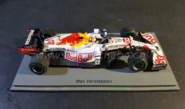 Red Bull RB16B Verstappen Turkish GP 2021 1:43 Spark - 4