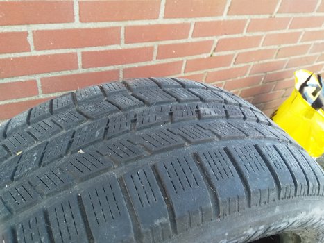 2 Pirelli 255/50/19 banden - 1