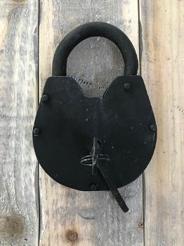 Antiek hangslot voor tuinpoort of als meubelslot - 1