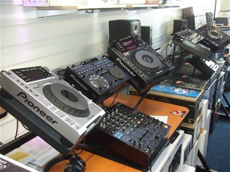 Denon Prime 4,Pioneer DJM,Midas,Soundcraft mixers - 3