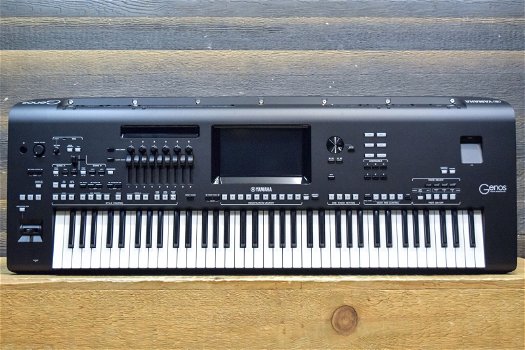 KORG PA4X 76 , YAMAHA GENOS Synthesizer. - 1