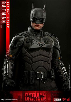 Hot Toys The Batman and Bat-signal MMS641 - 2