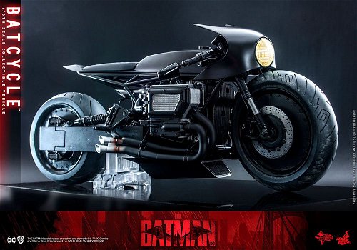 Hot Toys The Batman Batcycle MMS642 - 6