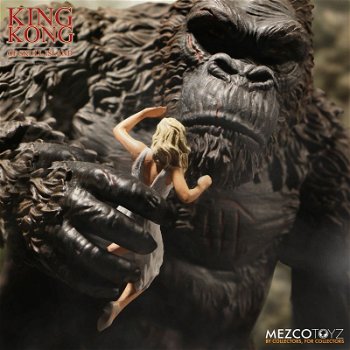 Mezco Toys King Kong of Skull Island action figure - 1