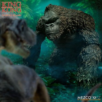 Mezco Toys King Kong of Skull Island action figure - 2