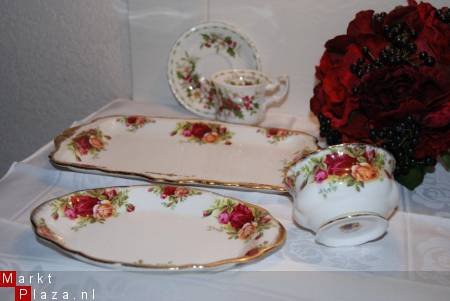 Royal Albert Old Country rose schaaltjes en kop en schotel - 1