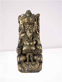 Decoratie van een figuur van boeddha en olifant - 0
