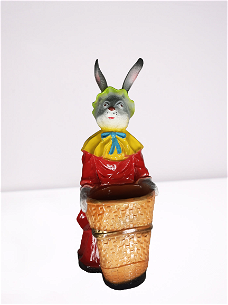 Figuurdecoratie van het Lady Rabbit met een mand Bloempot